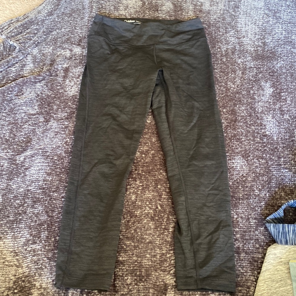 OV crop leggings